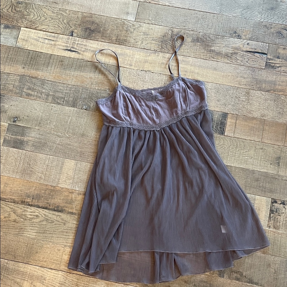 Women's Dusty Mauve Pleated Lace-Trim Slip Dress